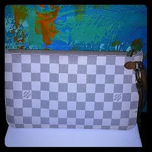 Louis vuitton wristlet